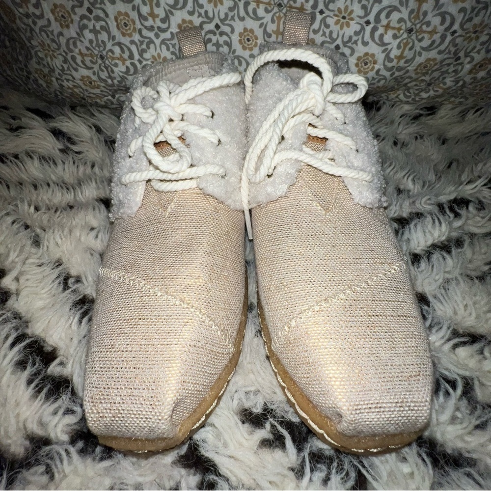 Toms Natural Plush Faux Shearling Bota Metallic Lace-Up Boho Boots - Picture 9 of 10